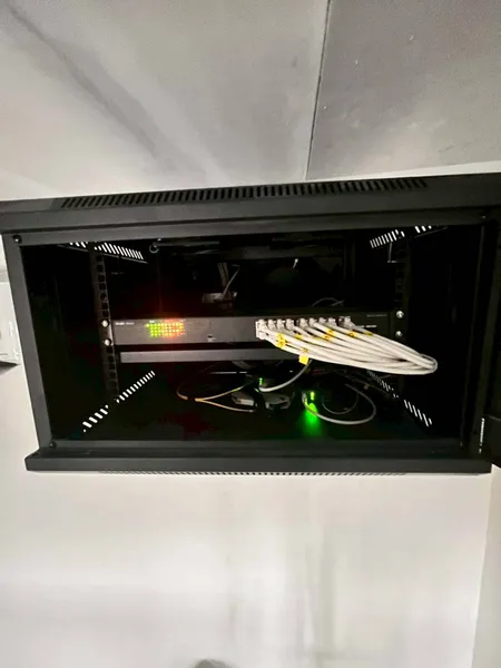 ผลงานกล้องวงจรปิดสำนักงาน ดูผ่านมือถือ