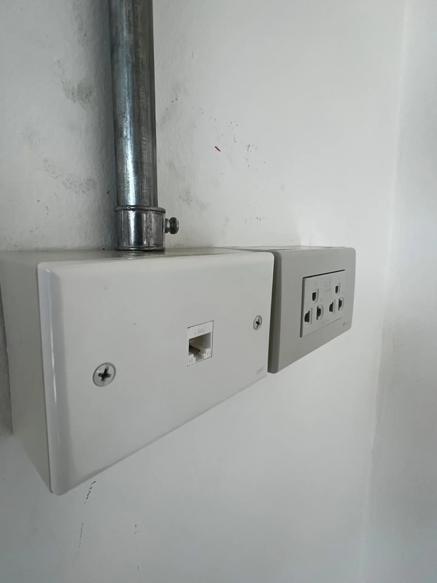 มุมติดตั้งกล้องวงจรปิดในอาคารธุรกิจโดยทีม Shadjan