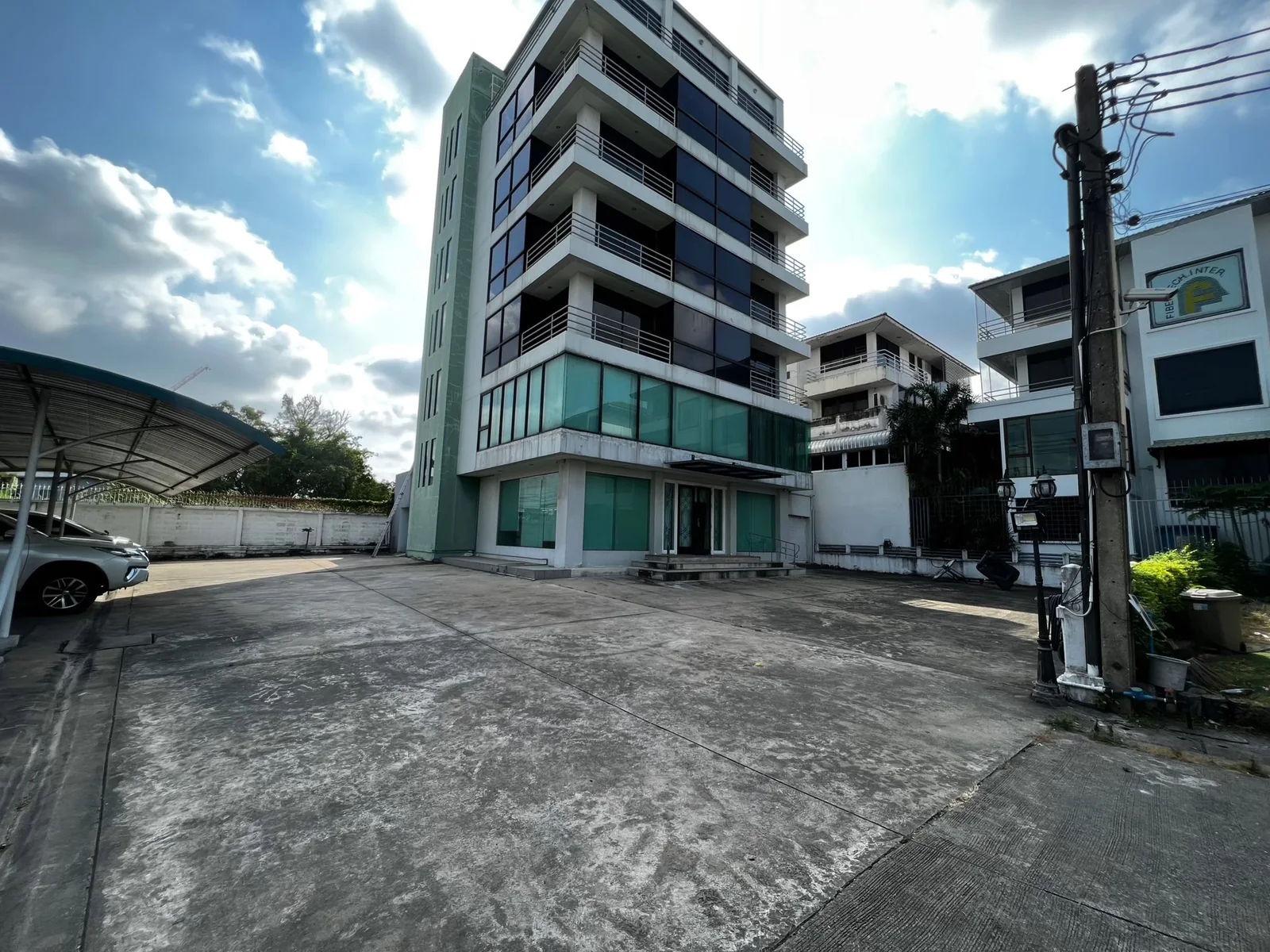 อาคารสำนักงานหรือโรงงานที่ต้องประเมินราคาติดตั้งกล้องวงจรปิดตามขนาดพื้นที่จริง