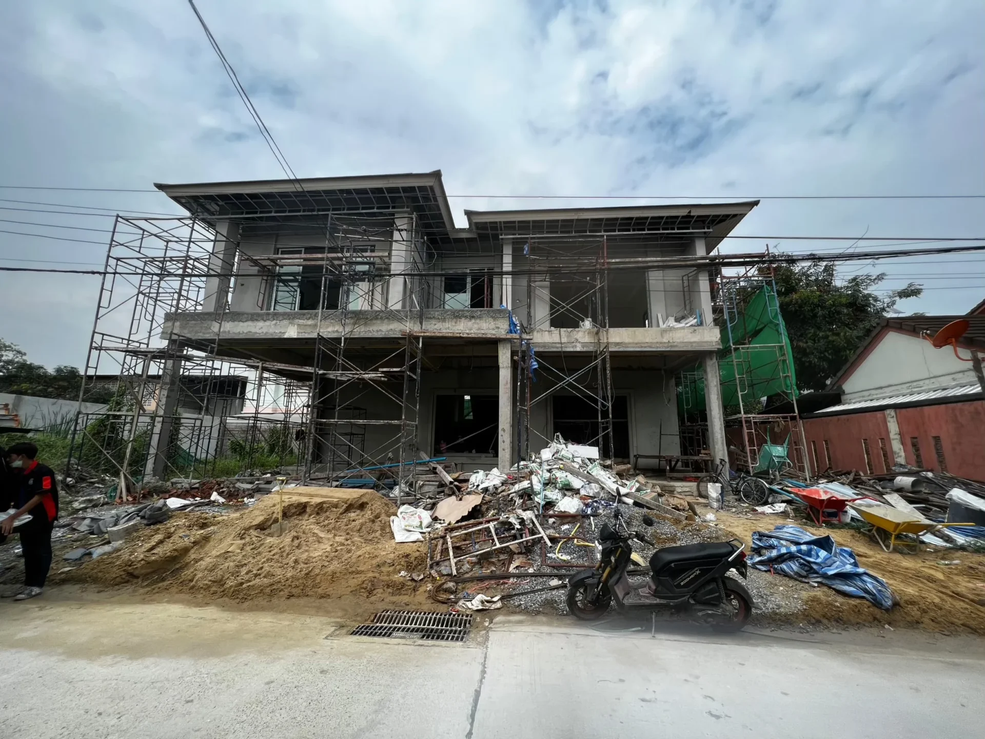 บ้านพักอาศัยระหว่างติดตั้งระบบกล้องวงจรปิดโดยทีมงาน Shadjan