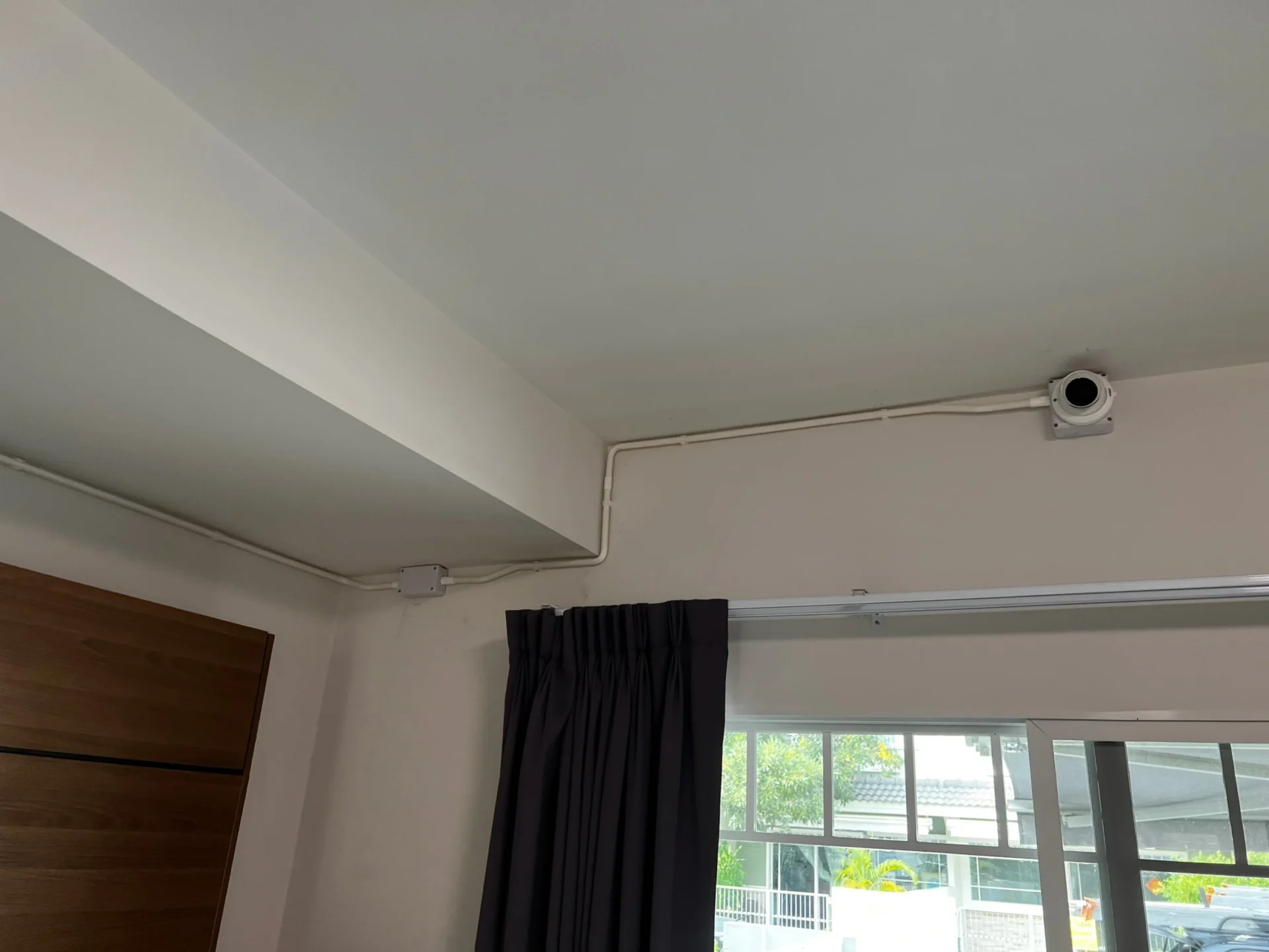 ตัวอย่างจุดติดตั้งกล้องวงจรปิดภายในบ้านพร้อมงานเก็บสาย