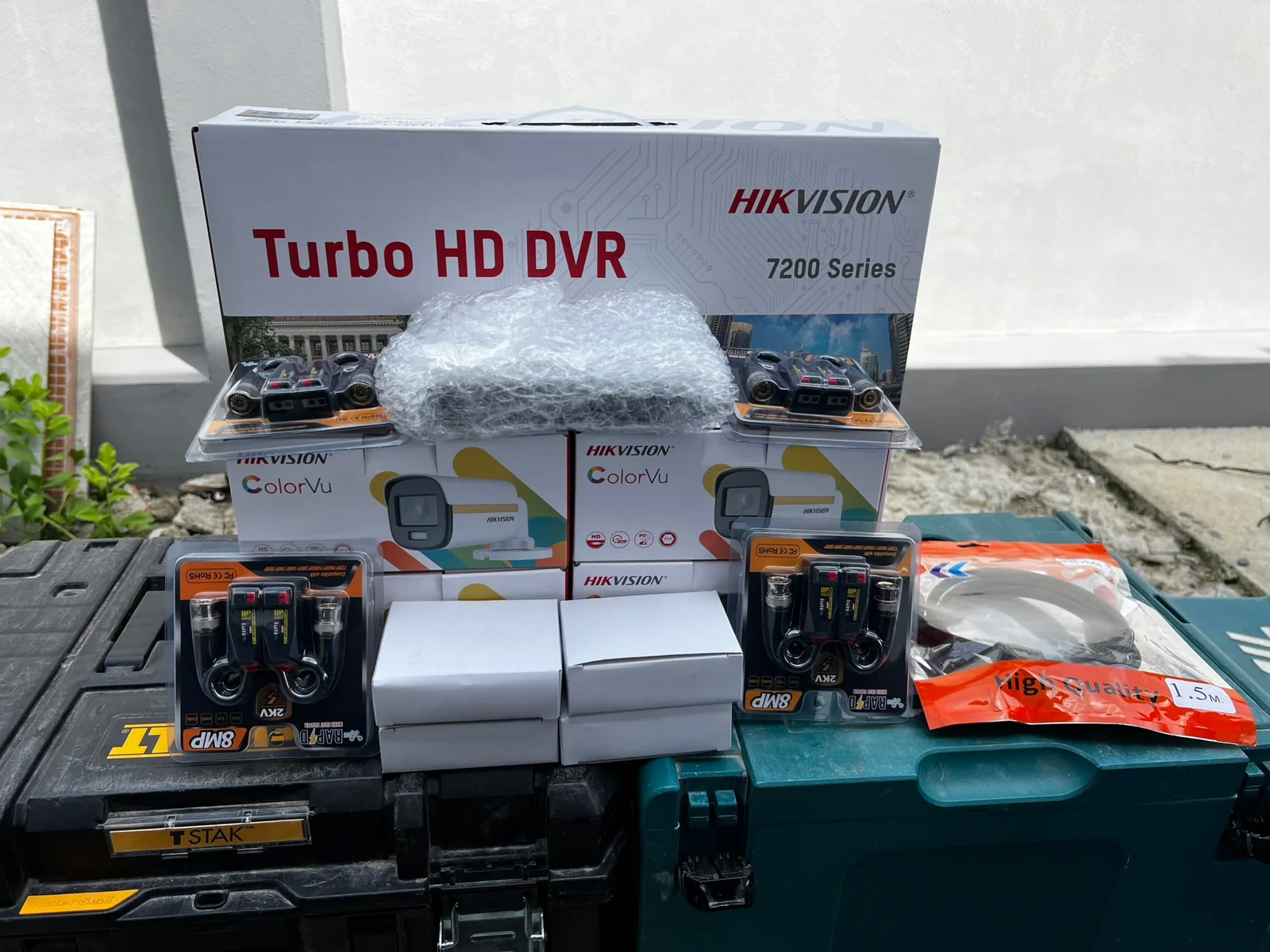 ชุดอุปกรณ์ Hikvision สำหรับงานติดตั้งกล้องวงจรปิดร้านค้า